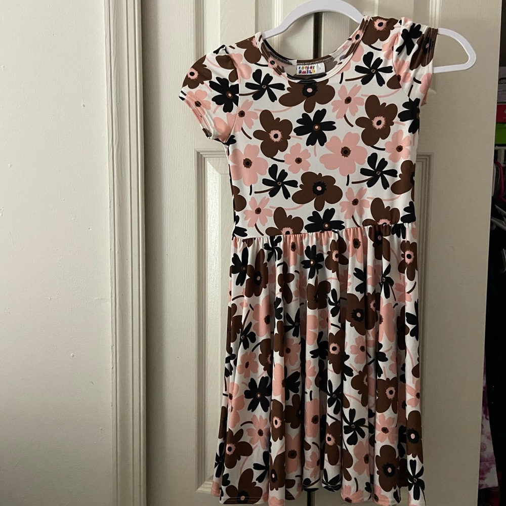 DotDotSmile Cap Dress - Size 7 - EUC